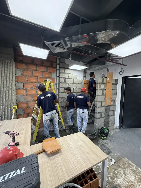 Equipo de trabajo de Javar Obras en obra, foto 4 de 8