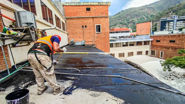 Impermeabilización, Centro Médico Caracas