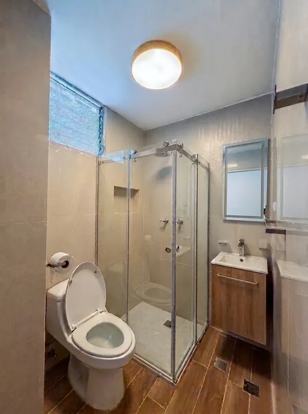Remodelación de Baño Residencial, Edificio Candemar